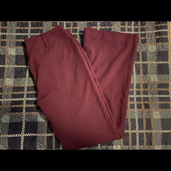 🌺3 for $30🌺Victoria’s Secret, Maroon Pants, size 4. (J06) - Picture 1 of 6